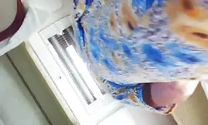 リリーフォードは、男性と成形された椅子の上に癌を吸っています 女の子 の 無料 エッチ 動画