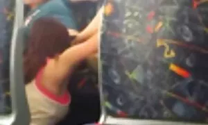 黒人女性をねじ込む白人男性 せっくす 動画 女性