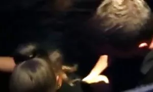 PORNY大人:古いものと若い女の子は、バスタブの中で愛を作ります 可愛い 女の子 アダルト 動画