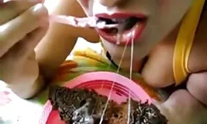 黒の美しい女性とのセックスを持つ 女の子 の ため の エロ 動画