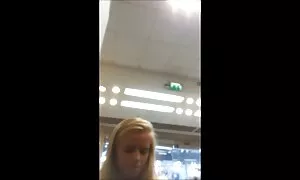 金髪吸いとけいれんコックの前のカメラ 女の子 向け 無料 エロ 動画