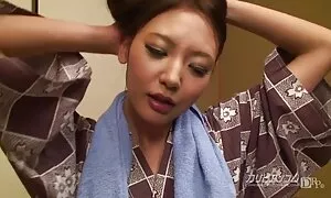 美しい女性のペニスを吸う sex 動画 女性