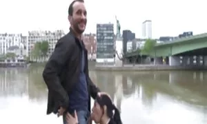 レズビアンは電車の中で擦りました 女の子 の ため の えっち 動画