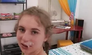 相棒は大きな陰茎を持つ黒です 女の子 の エロ 動画
